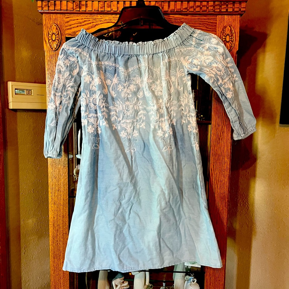 Women’s Off the Shoulder Dress Size Small - Cals